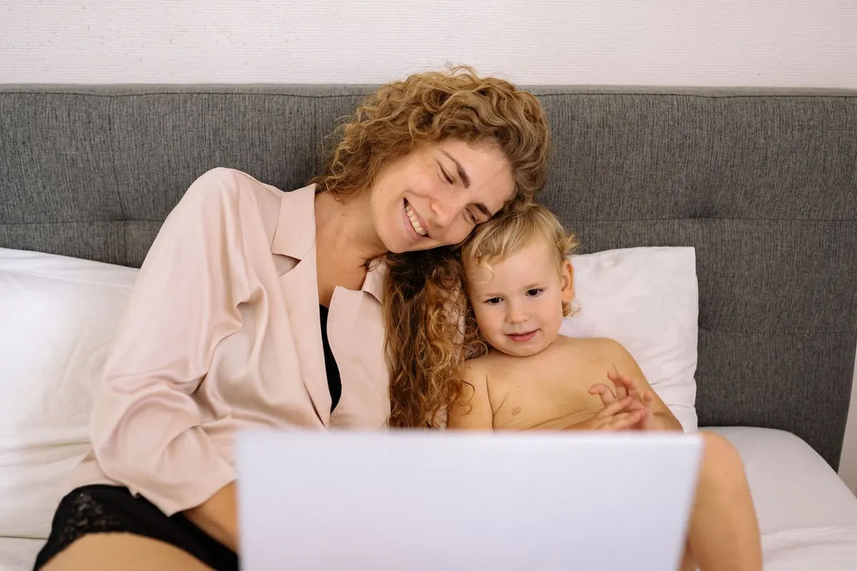 Kids' Online Video Safety Explained: Parental Controls, Age Ratings, and Co-Viewing Tips
